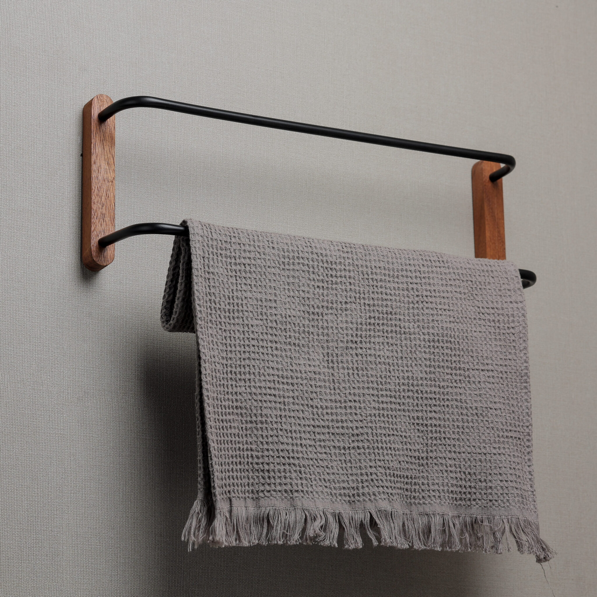جهخحن Double Towel Holder - Image 1